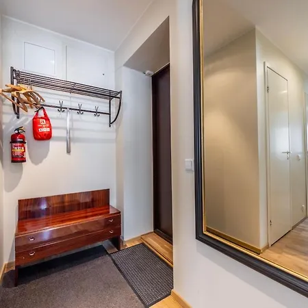 Free Parking In The Yard Quiet Area Center Lägenhet