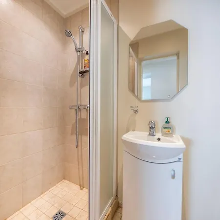 Apartament Free Parking In The Yard Quiet Area Center Tallin