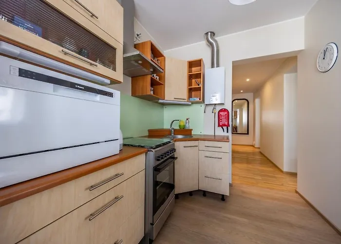 Free Parking In The Yard Quiet Area Center דירה טאלין